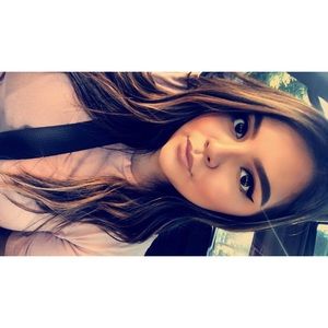 Meet your Posher, Elisa